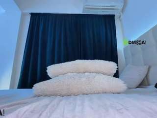 scarletandtom Live Webcam on CamSoda
