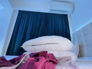 scarletandtom Live Webcam on CamSoda