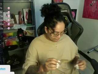 alesyahampton webcam