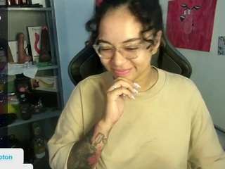 alesyahampton Live Webcam on CamSoda