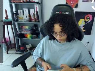 alesyahampton Live Webcam on CamSoda