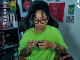 alesyahampton alesyahampton