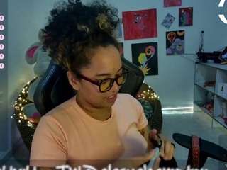 alesyahampton Live Webcam on CamSoda