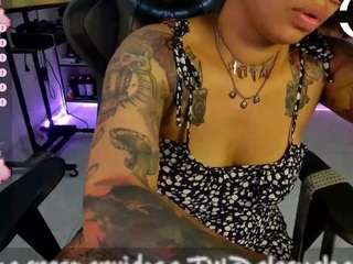 alesyahampton Live Webcam on CamSoda