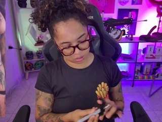 alesyahampton live cam preview