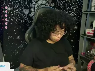 alesyahampton's Live Sex Cam Show