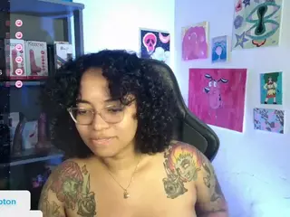 alesyahampton's Live Sex Cam Show
