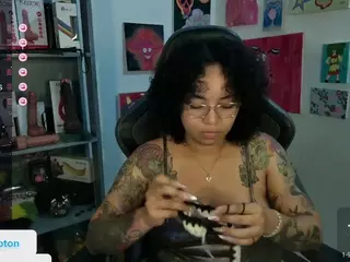 alesyahampton's Live Sex Cam Show