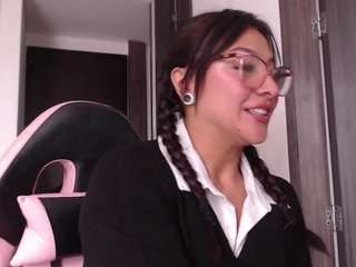 The attractive Amapolaunicorn wants you to fuck her shape now! amapolaunicorn from CamSoda