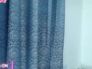 Live cam show with KellyJoness
