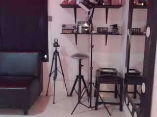 bigassxxx1 Live Webcam on CamSoda