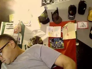 LatinChronicles69's Live Sex Cam Show