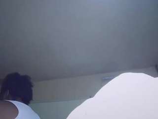 Yagurl_west live cam preview