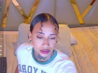 hollyvega Live Webcam on CamSoda