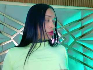 hollyvega live cam profile