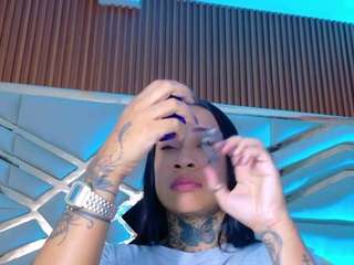 hollyvega live cam profile