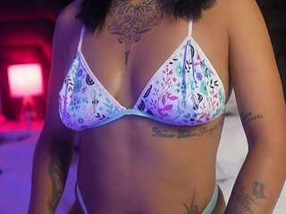 hollyvega