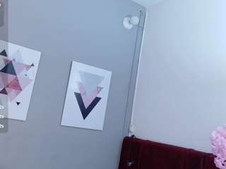 hollyvega live profile