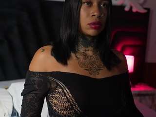 hollyvega