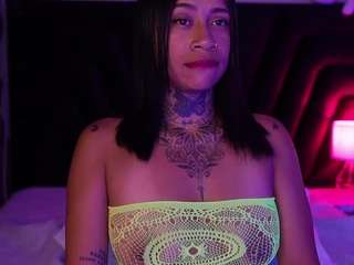hollyvega