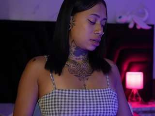 hollyvega
