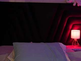 Hollyvega's cam show statistics and live stream