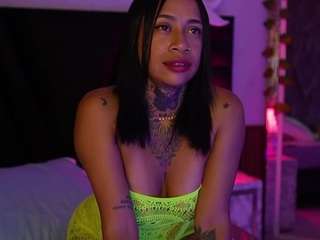 hollyvega