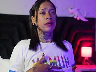 hollyvega