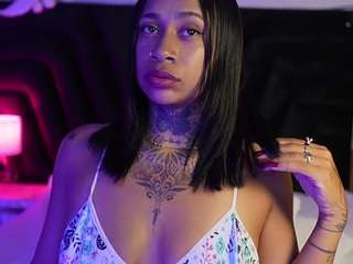 hollyvega