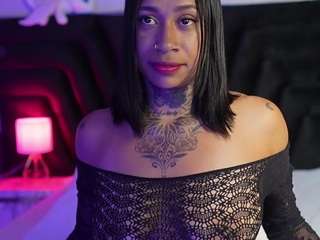 hollyvega