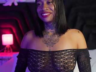 hollyvega