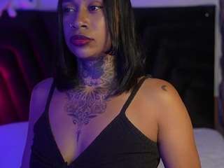 hollyvega