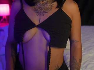 hollyvega