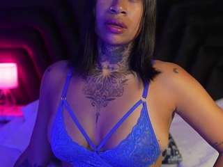 hollyvega