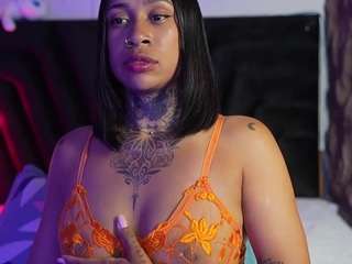 hollyvega