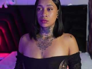 hollyvega