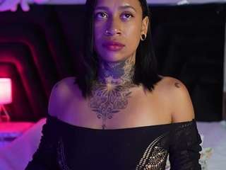 hollyvega
