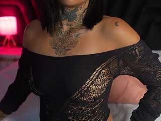 hollyvega