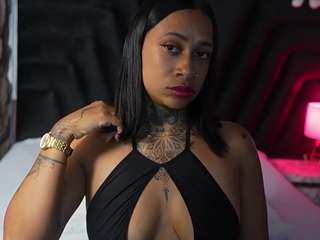 hollyvega