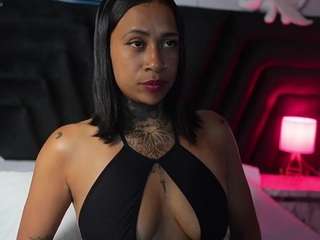 hollyvega