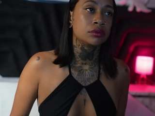 hollyvega