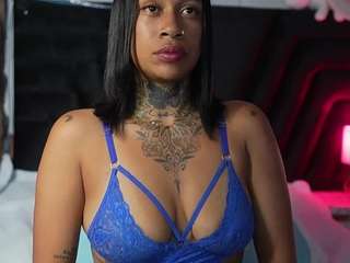 hollyvega