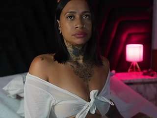 hollyvega