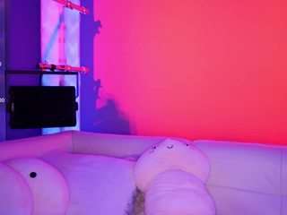 Live webcam model alenacroft on Soda Cams