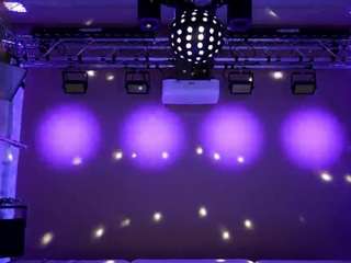 Live webcam model alenacroft on Soda Cams