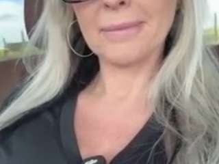 Live webcam model alenacroft on Soda Cams