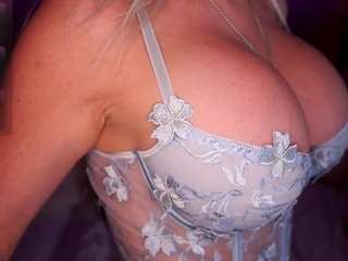 Alenacroft's cam show statistics and live stream