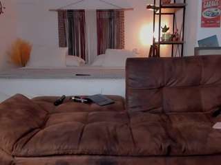 Live webcam model winedams on Soda Cams