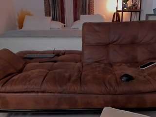 Live webcam model winedams on Soda Cams