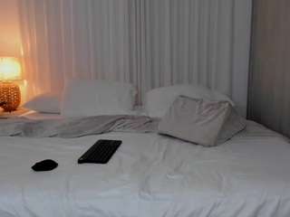 Live webcam model winedams on Soda Cams